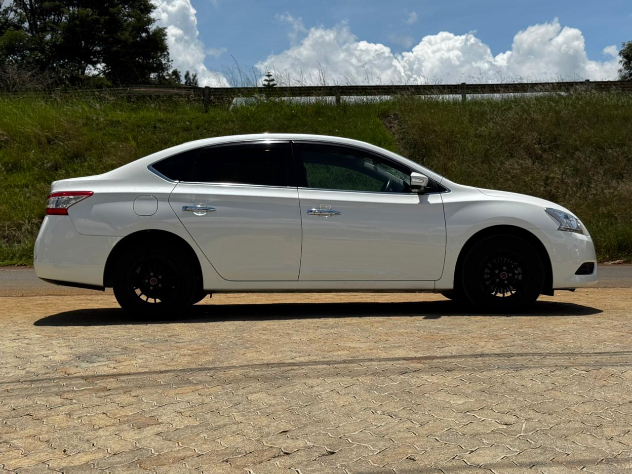 2019 – Nissan Sylphy -White
