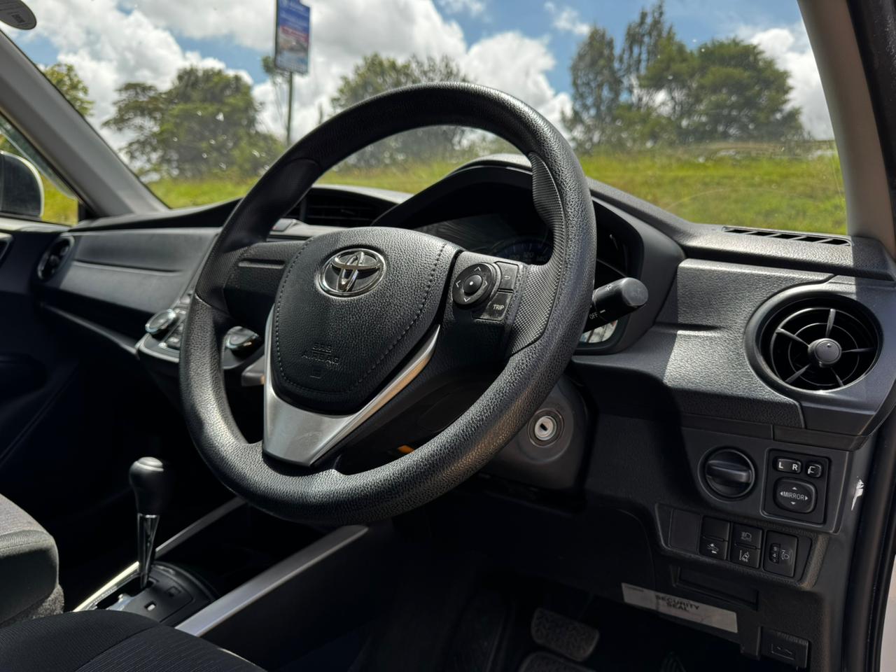 2019 – Toyota Fielder (Hybrid) -White