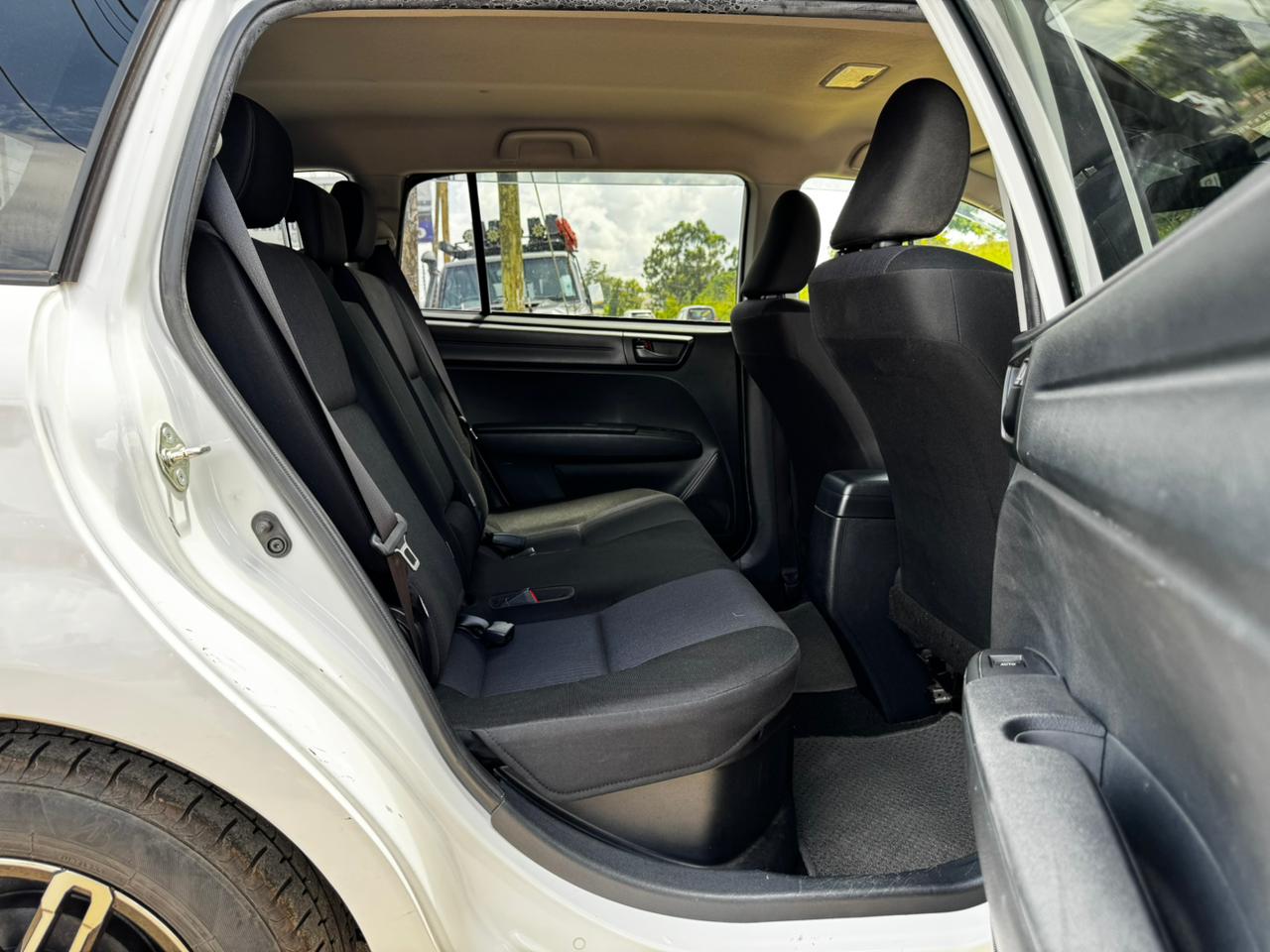 2019 – Toyota Fielder (Hybrid) -White