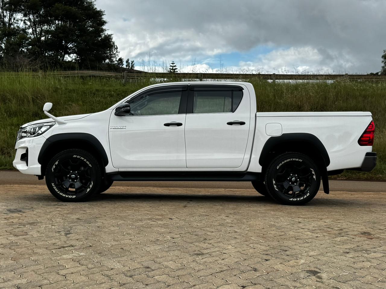2020 -Toyota Hilux Double Cab -White
