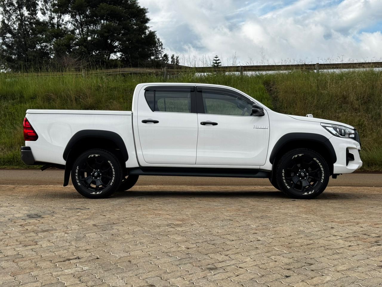 2020 -Toyota Hilux Double Cab -White