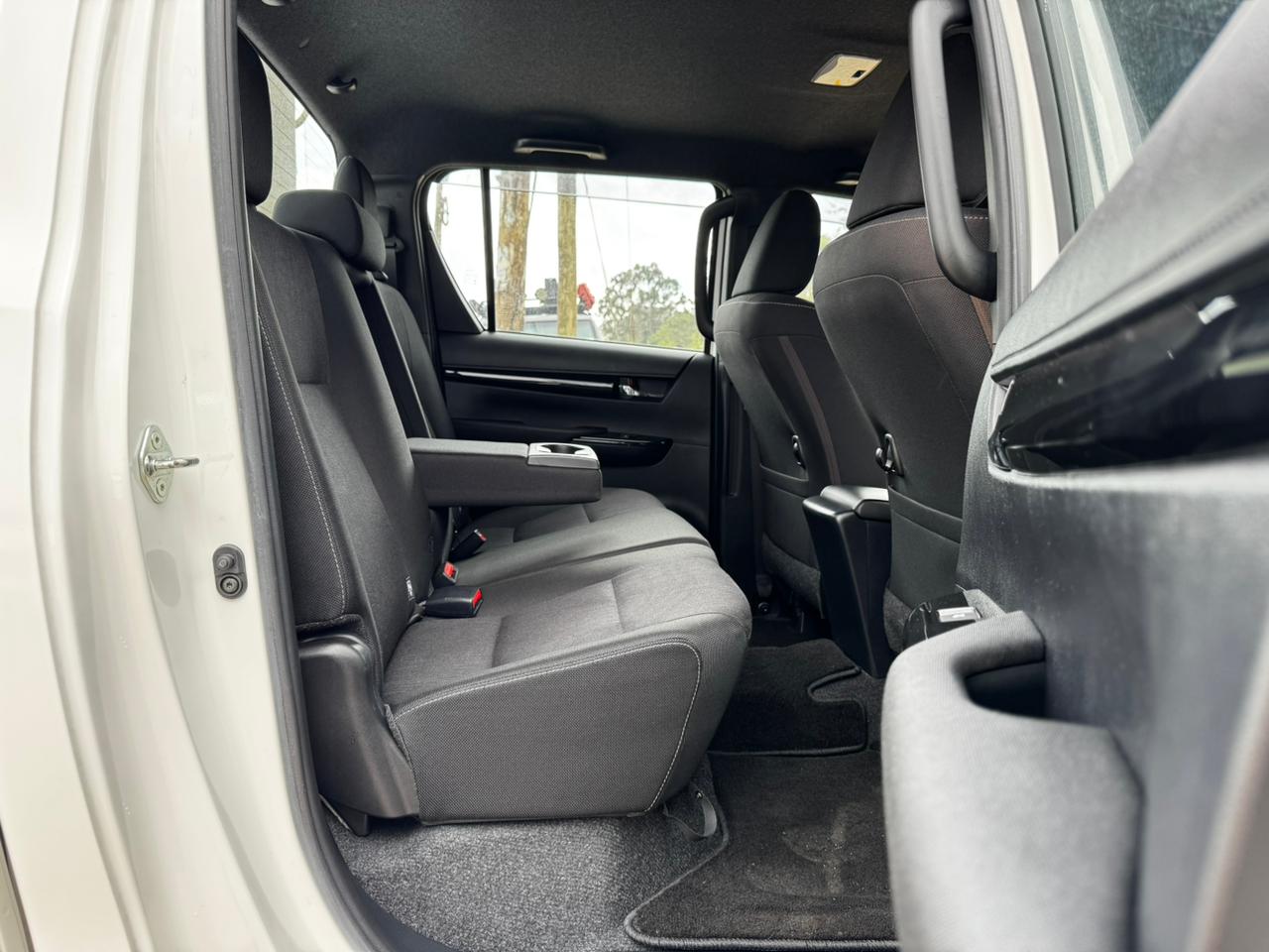 2020 -Toyota Hilux Double Cab -White