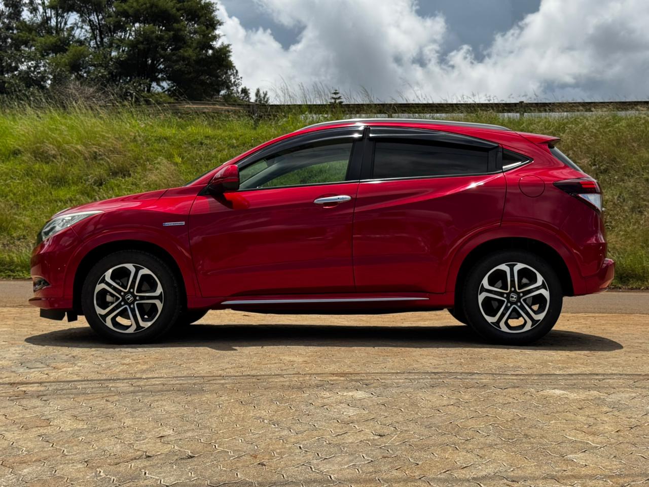 2018 -Honda Vezel (Hybrid) – Red