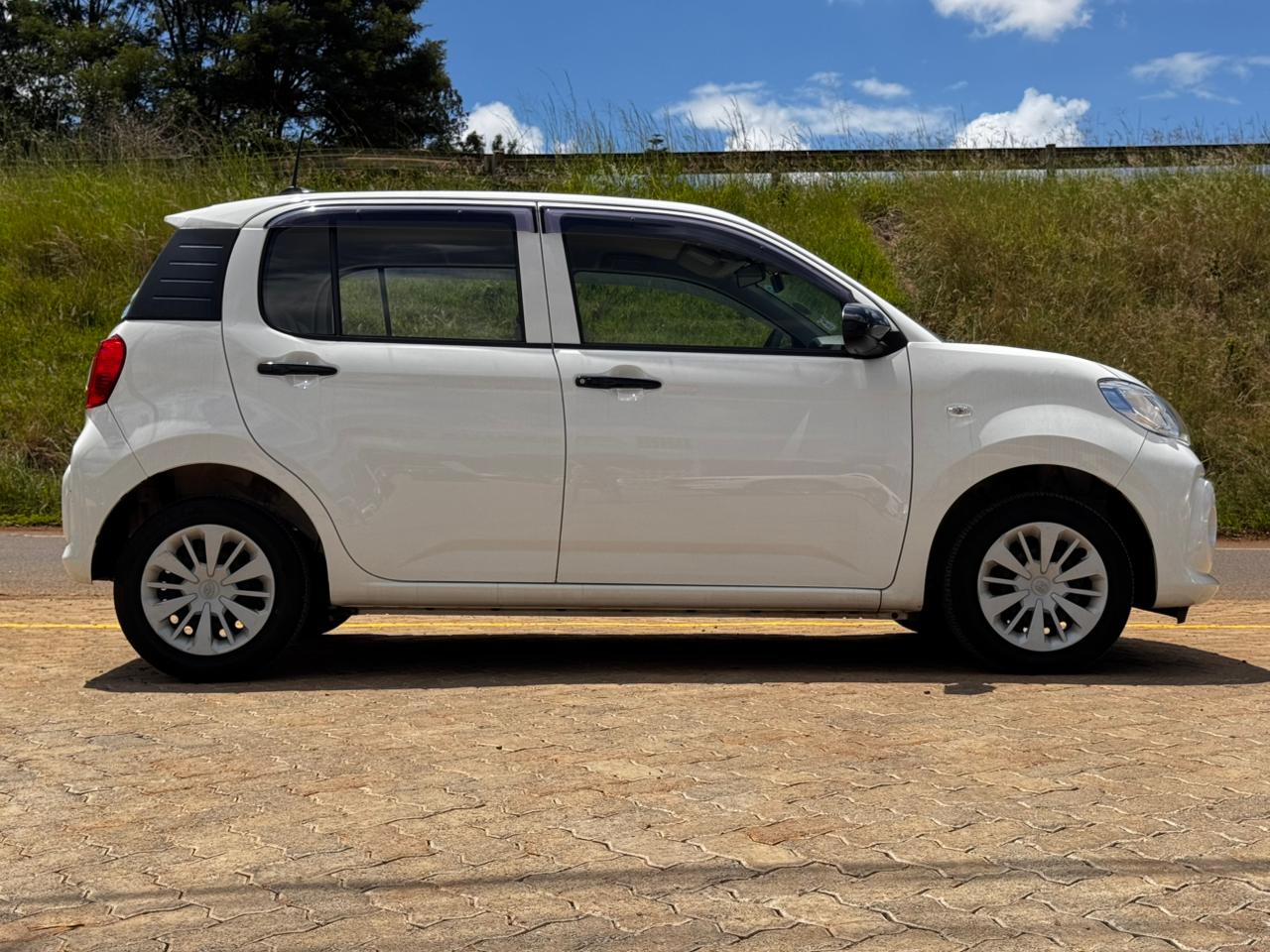 2020 -Toyota Passo -White