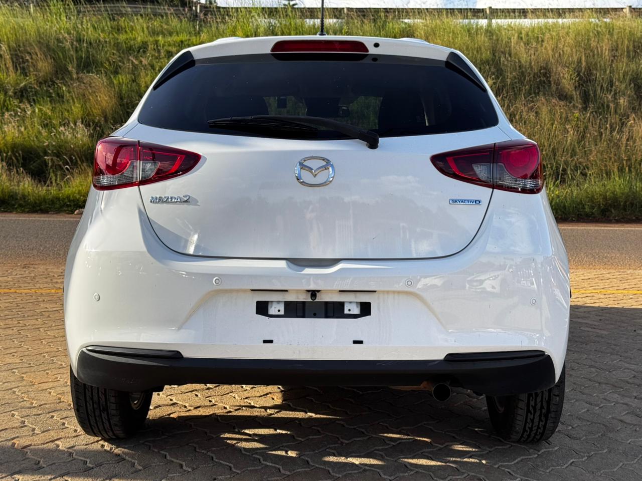 2019 -Mazda 2 (SkyactiveG) – White