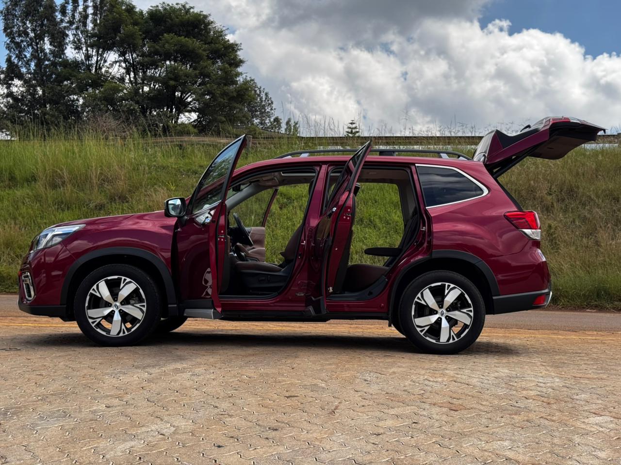 2018- Subaru Forester E-Boxer – Red
