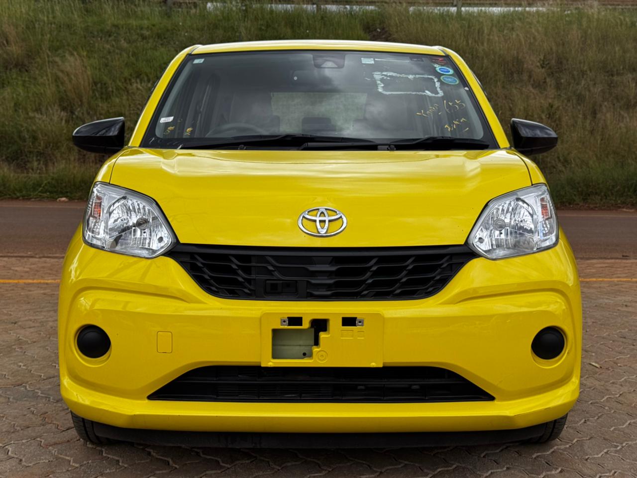2018 – Toyota Passo – Mustard
