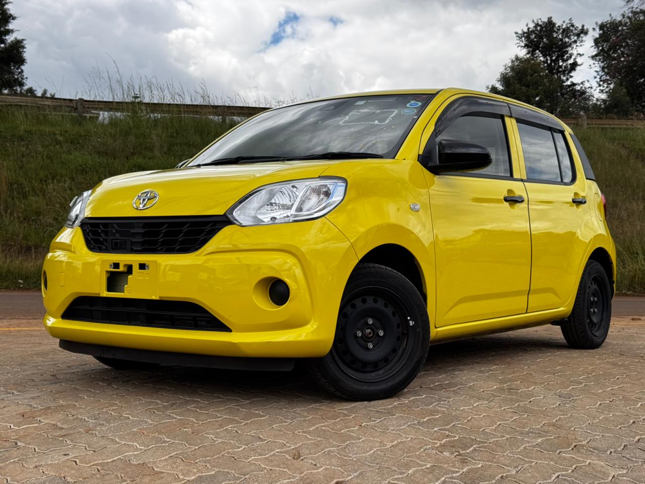 2018 – Toyota Passo – Mustard