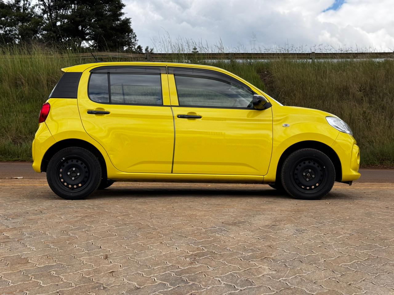 2018 – Toyota Passo – Mustard