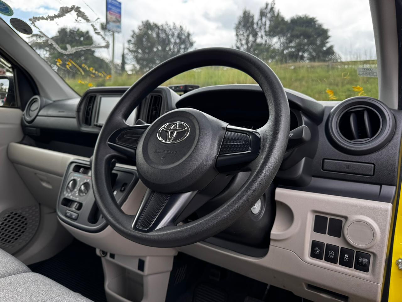 2018 – Toyota Passo – Mustard