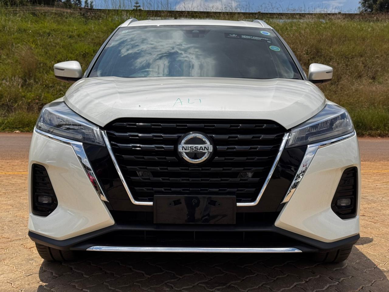 2020 – Nissan Kicks epower – White