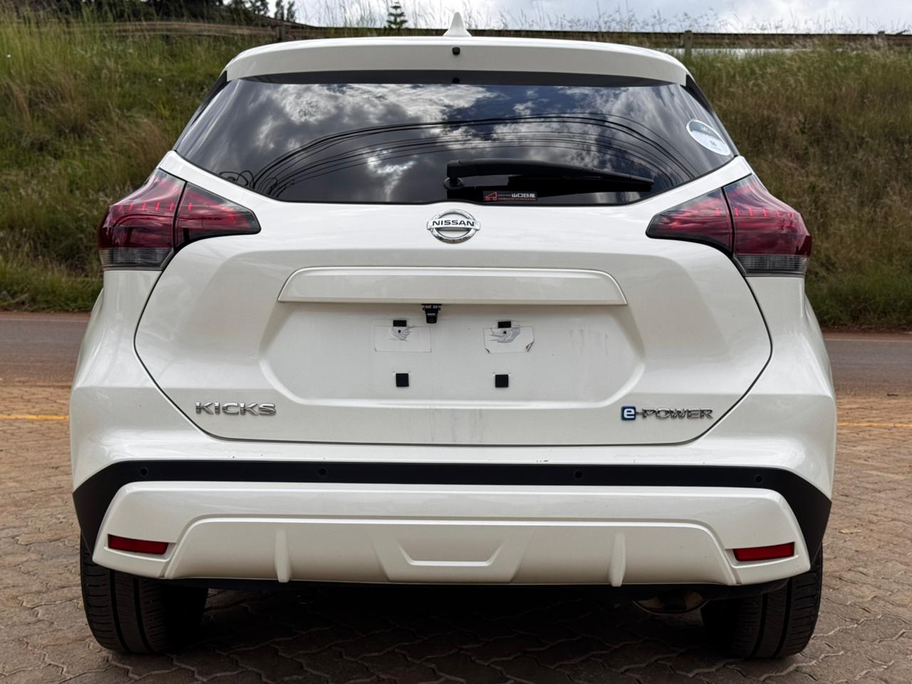 2020 – Nissan Kicks epower – White