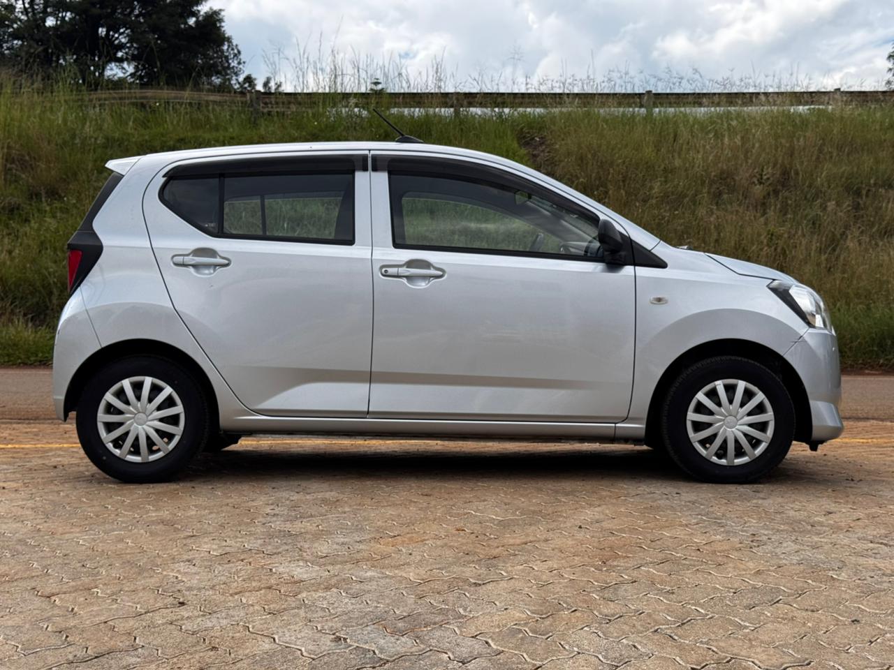 2020 – Daihatsu Mira -Silver