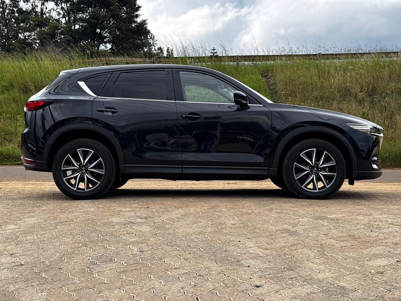 2019 – Mazda Cx5 (Skyactive) – Black