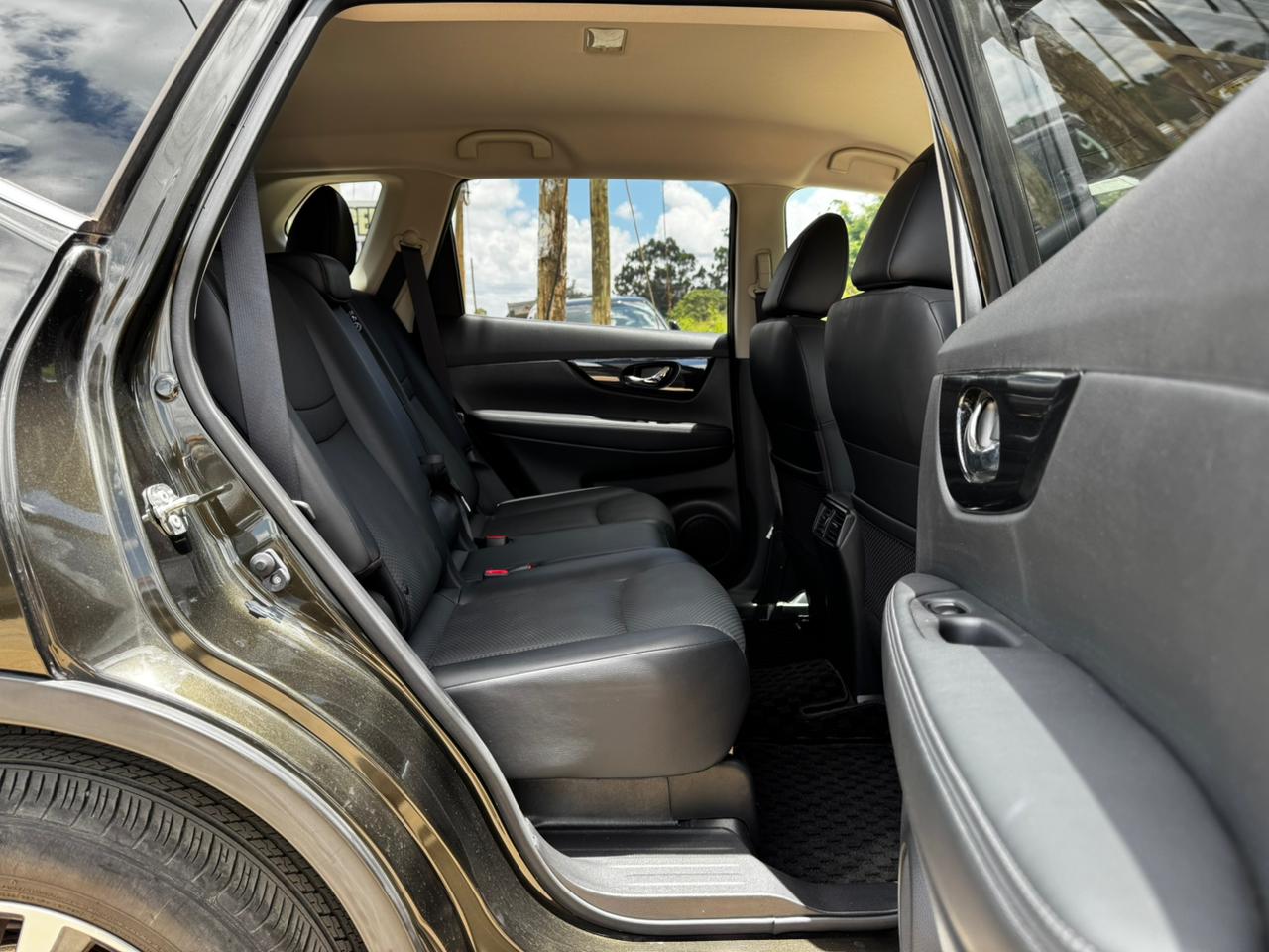 2019 – Nissan X-Trail – Black