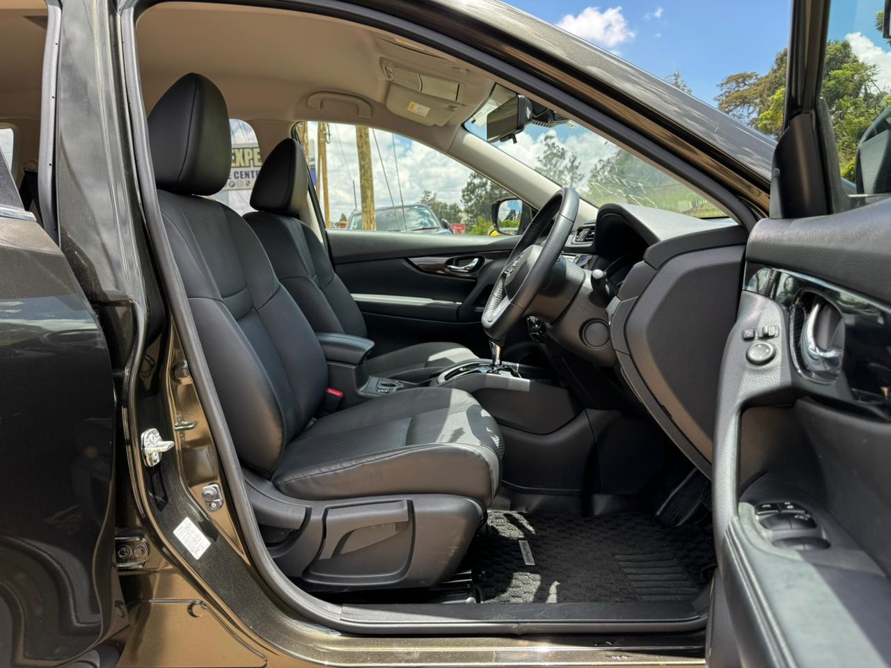 2019 – Nissan X-Trail – Black
