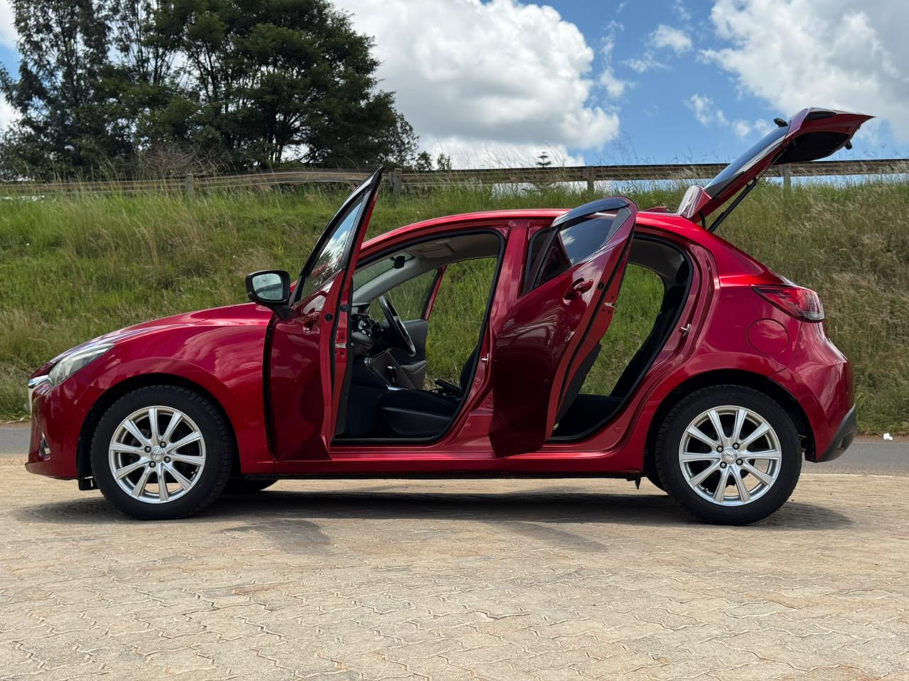 2019 – Mazda Demio Skyactive D – Red