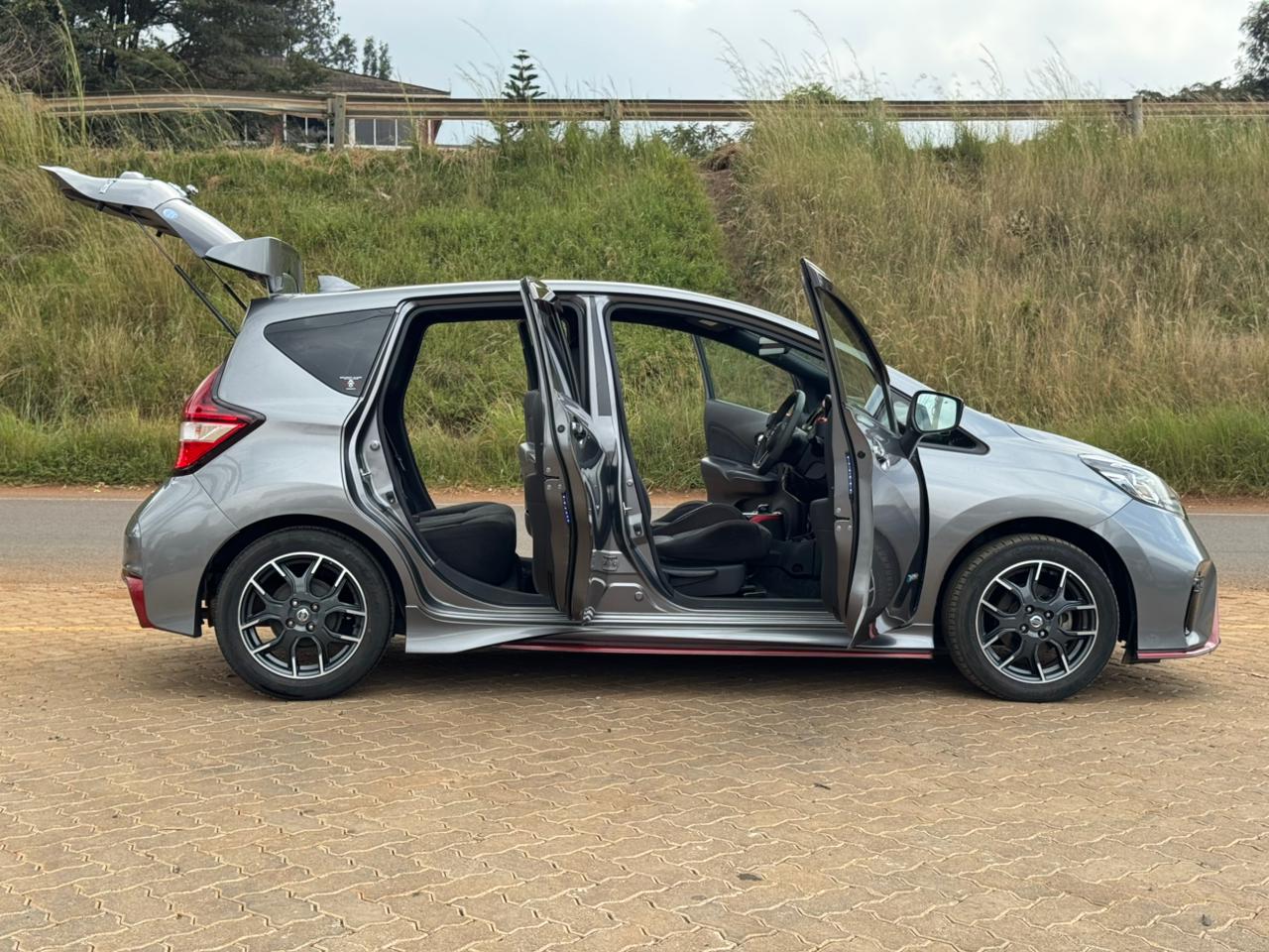 2019 – Nissan Note E-Power – Silver