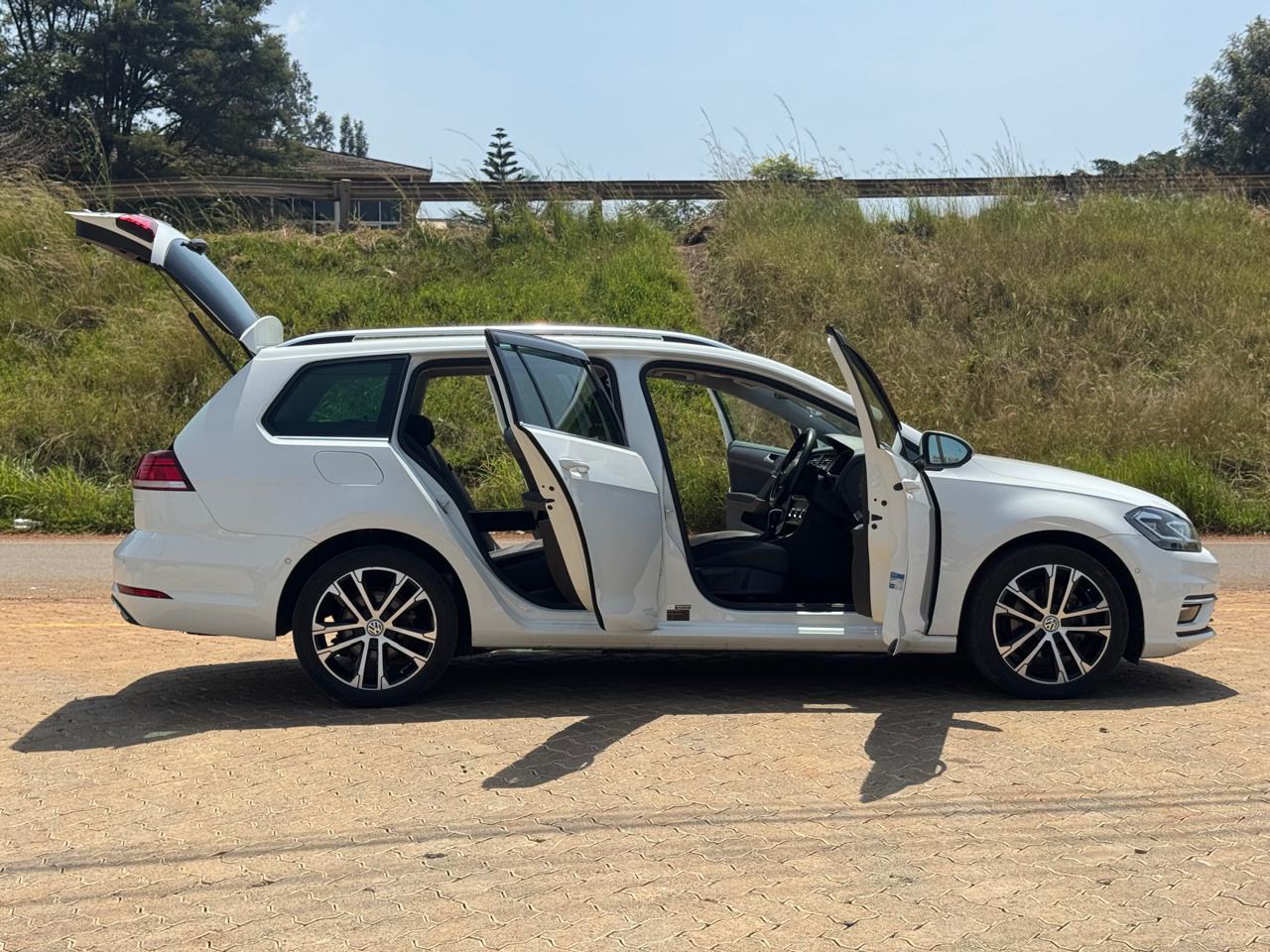 2019 – Volkswagen Golf TDI – White