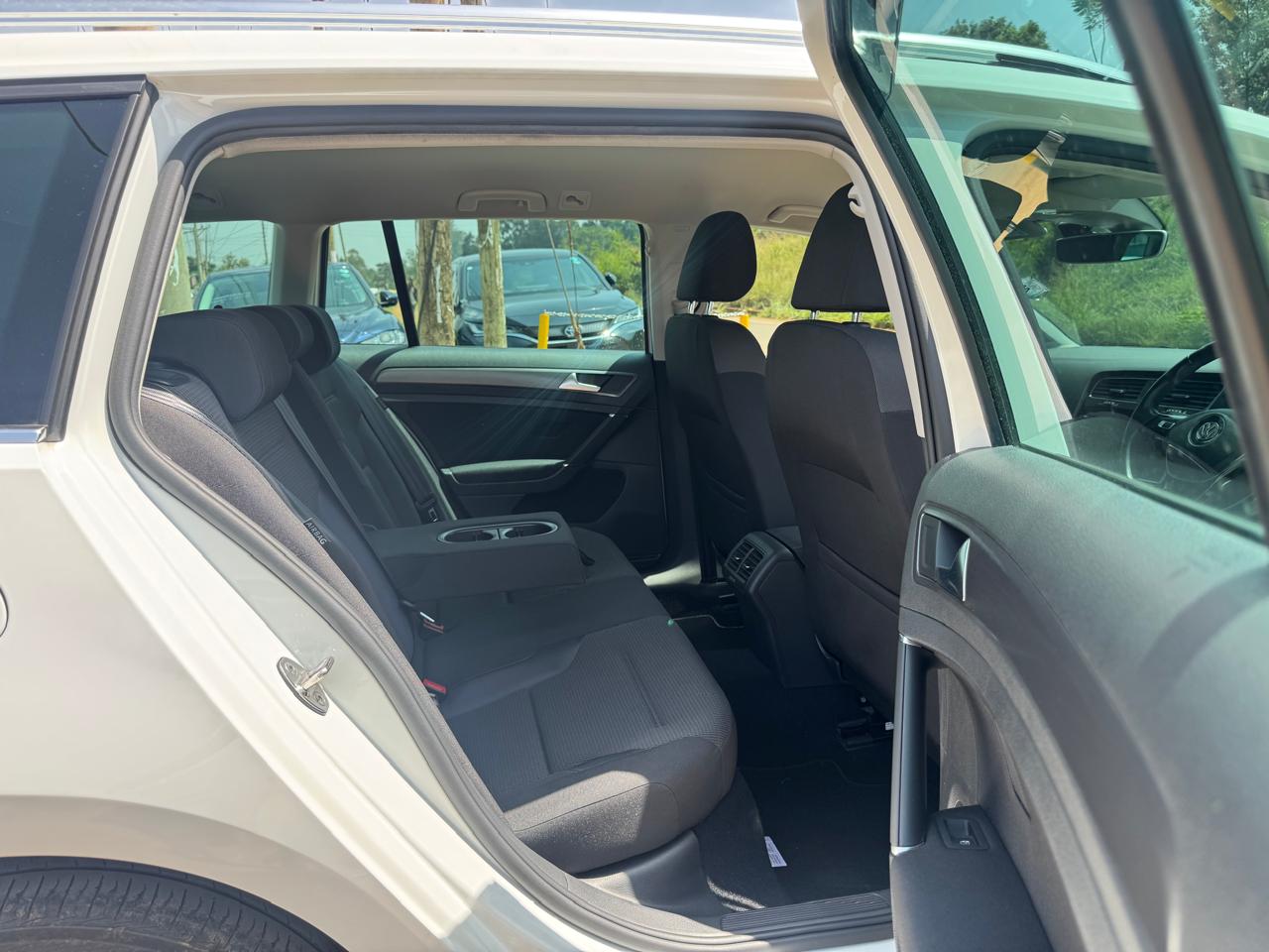 2019 – Volkswagen Golf TDI – White