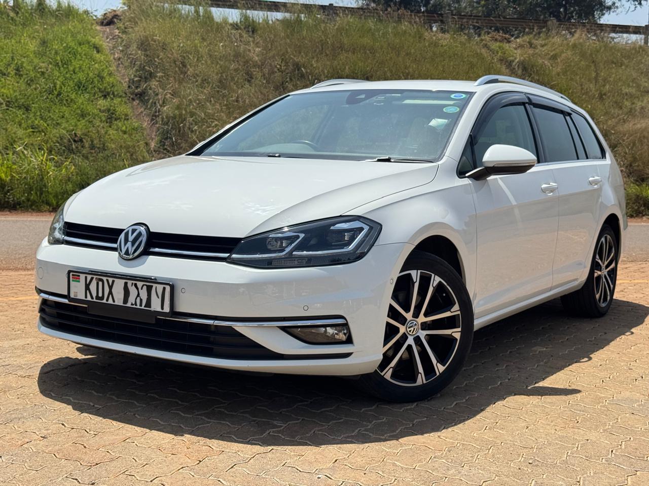 2019 – Volkswagen Golf TDI – White