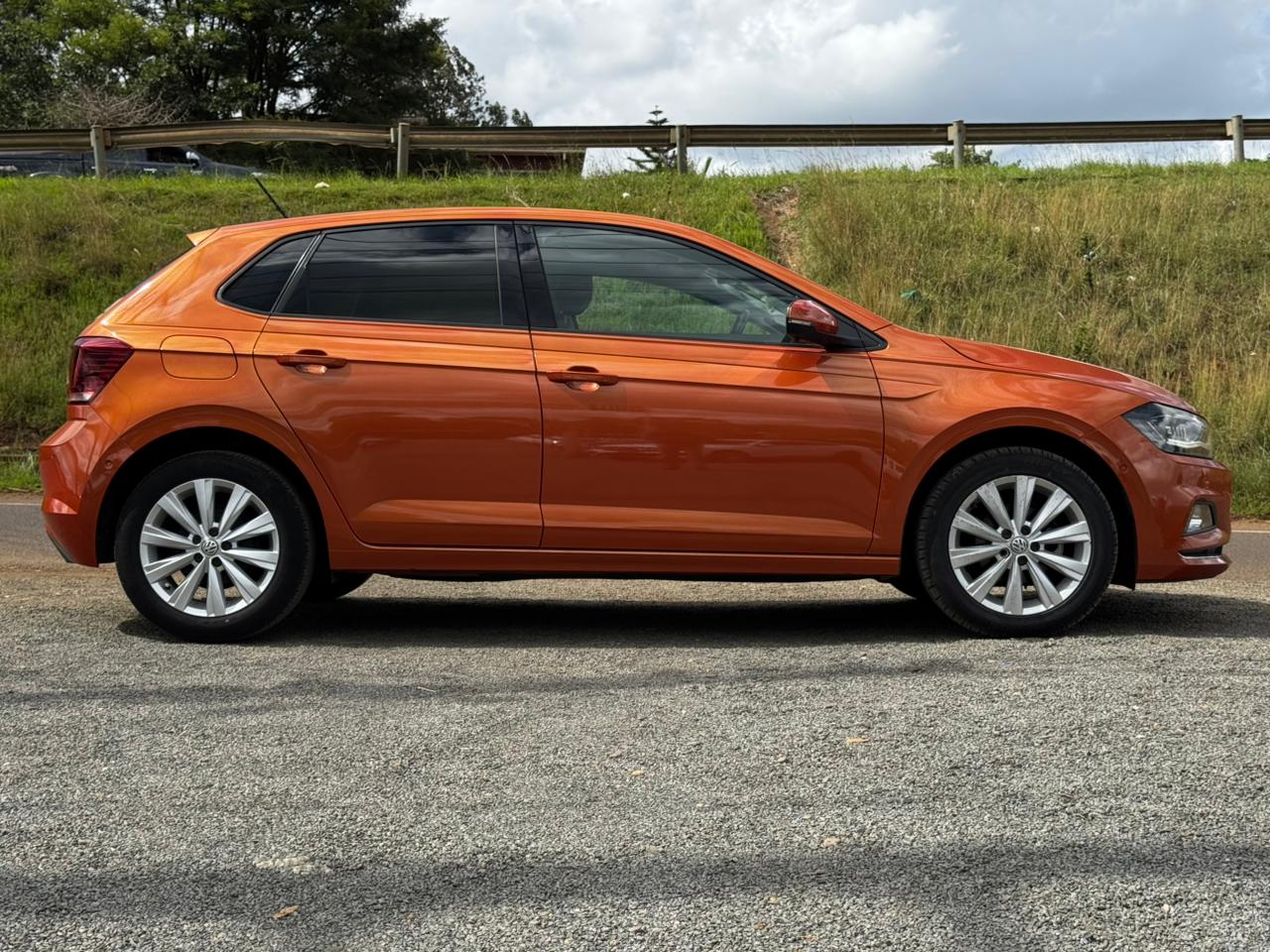 2019- Volkswagen Polo -Orange