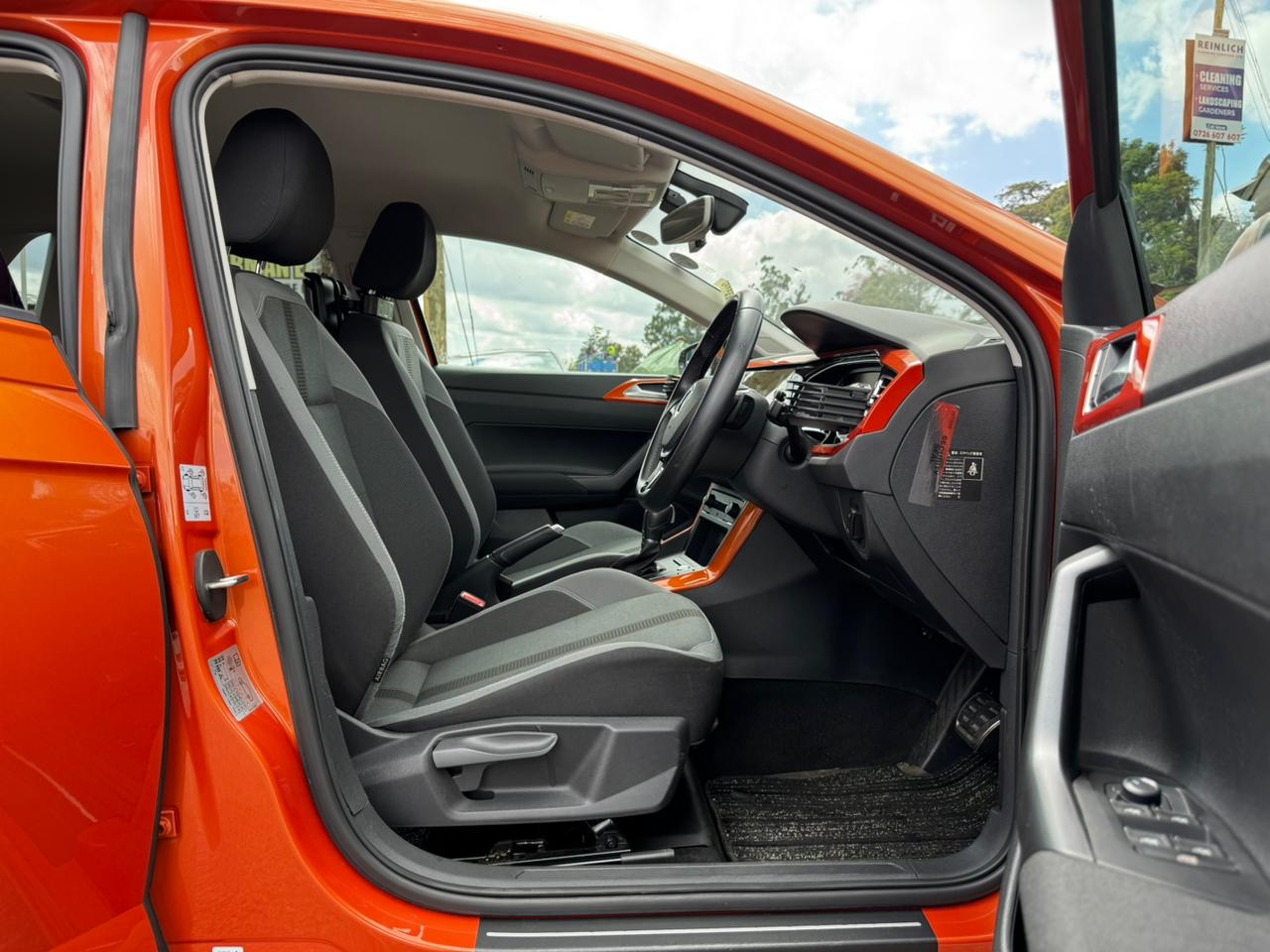 2019- Volkswagen Polo -Orange