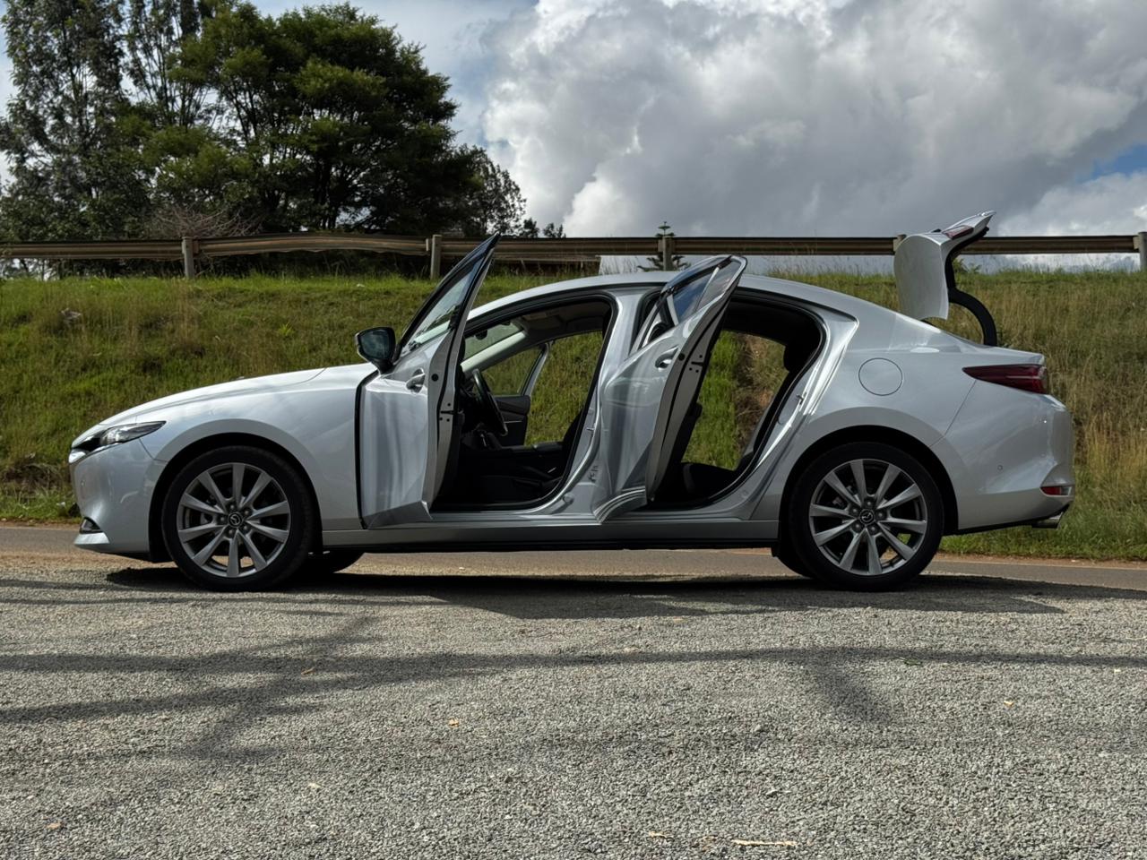 2019- Mazda 3 SkyactiveD -Silver