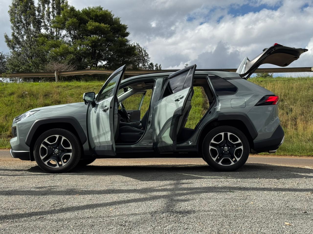 2020- Toyota RAV4 Adventure – Green