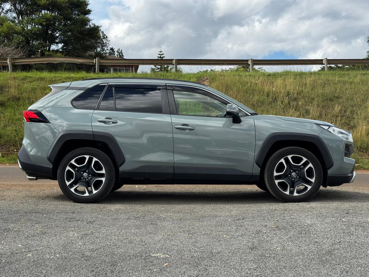 2020- Toyota RAV4 Adventure – Green
