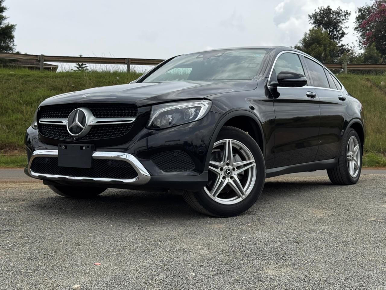 2017-Mercedes Benz GLC 200