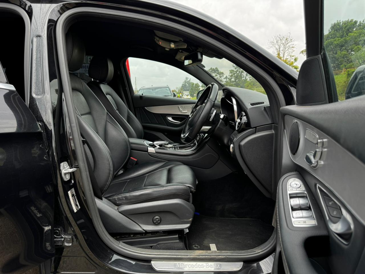 2017-Mercedes Benz GLC 200