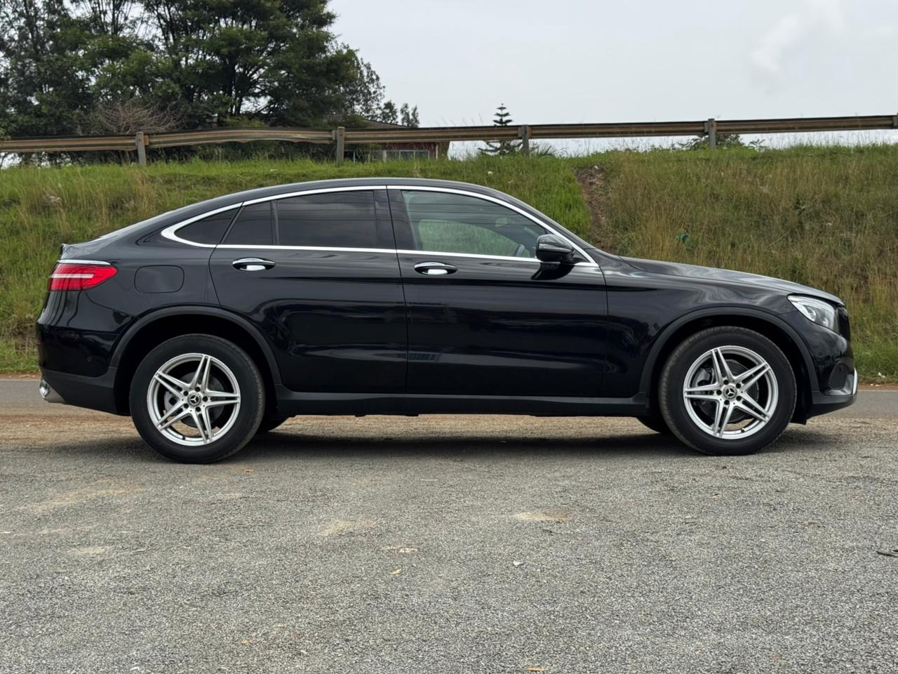 2017-Mercedes Benz GLC 200