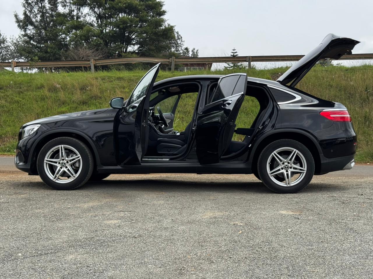 2017-Mercedes Benz GLC 200