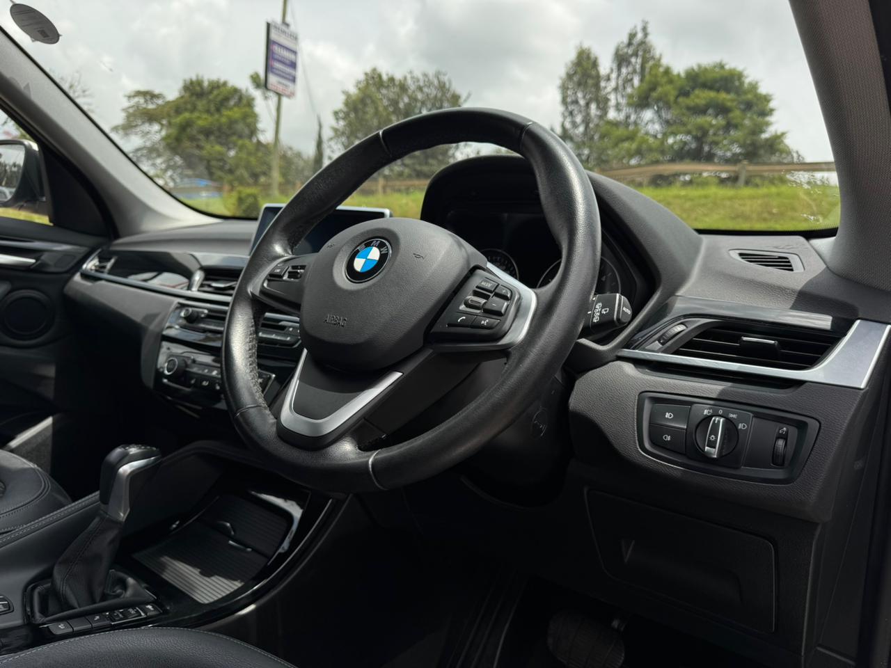 2018- BMW X1 – White