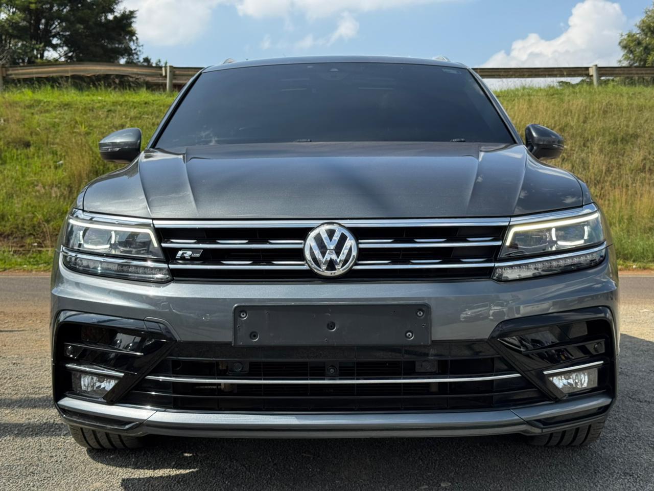 2018 -Volkswagen Tiguan R 4Motion -Gray