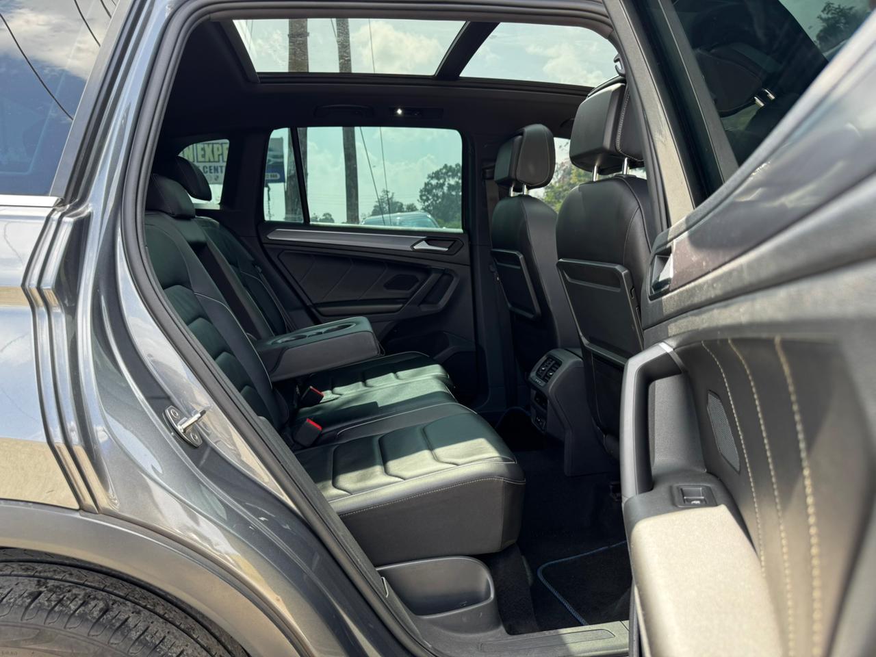 2018 -Volkswagen Tiguan R 4Motion -Gray