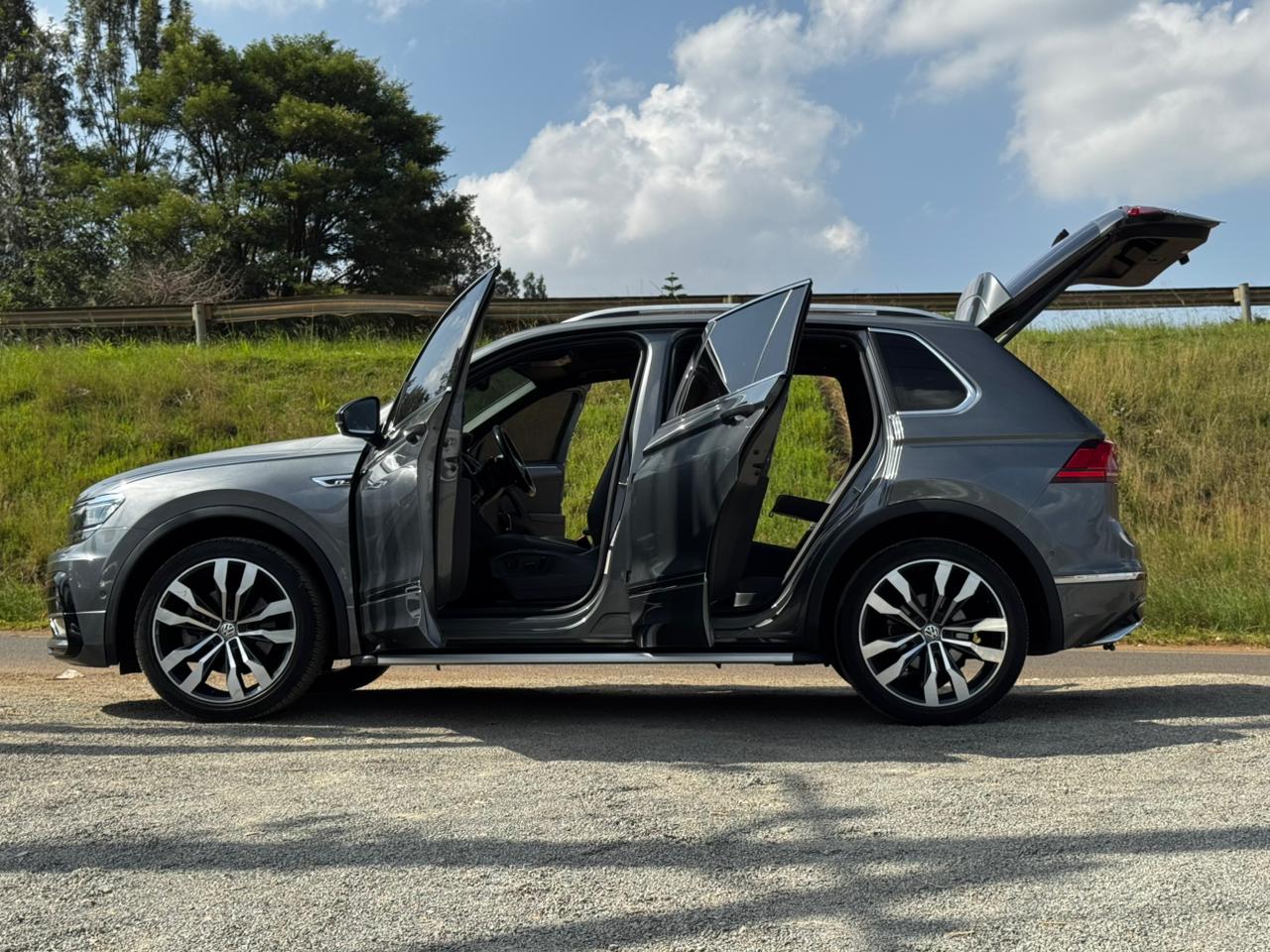 2018 -Volkswagen Tiguan R 4Motion -Gray