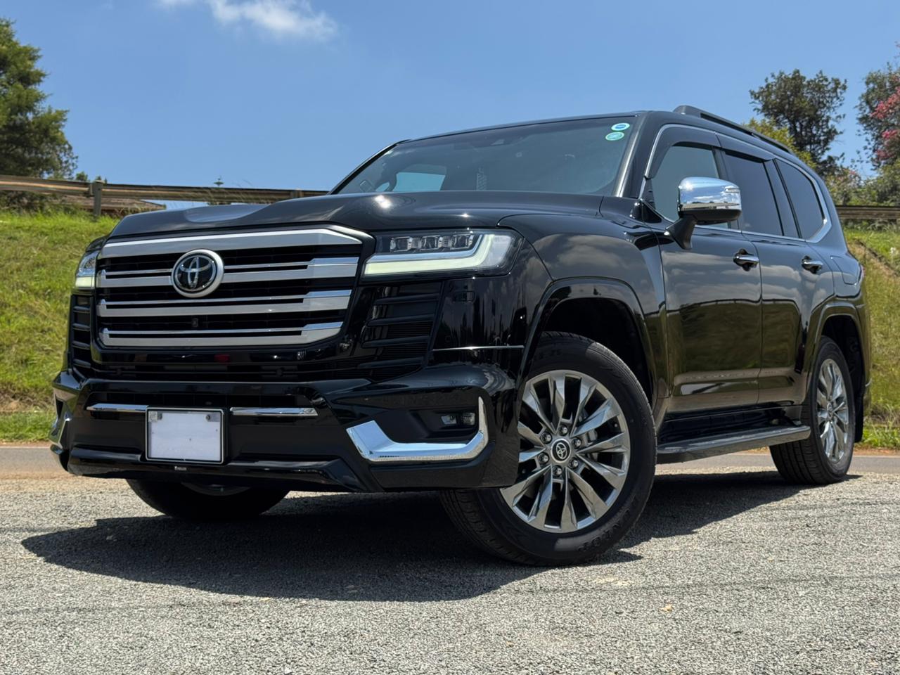 2023- Toyota LandCruiser LC300 TZG -Black