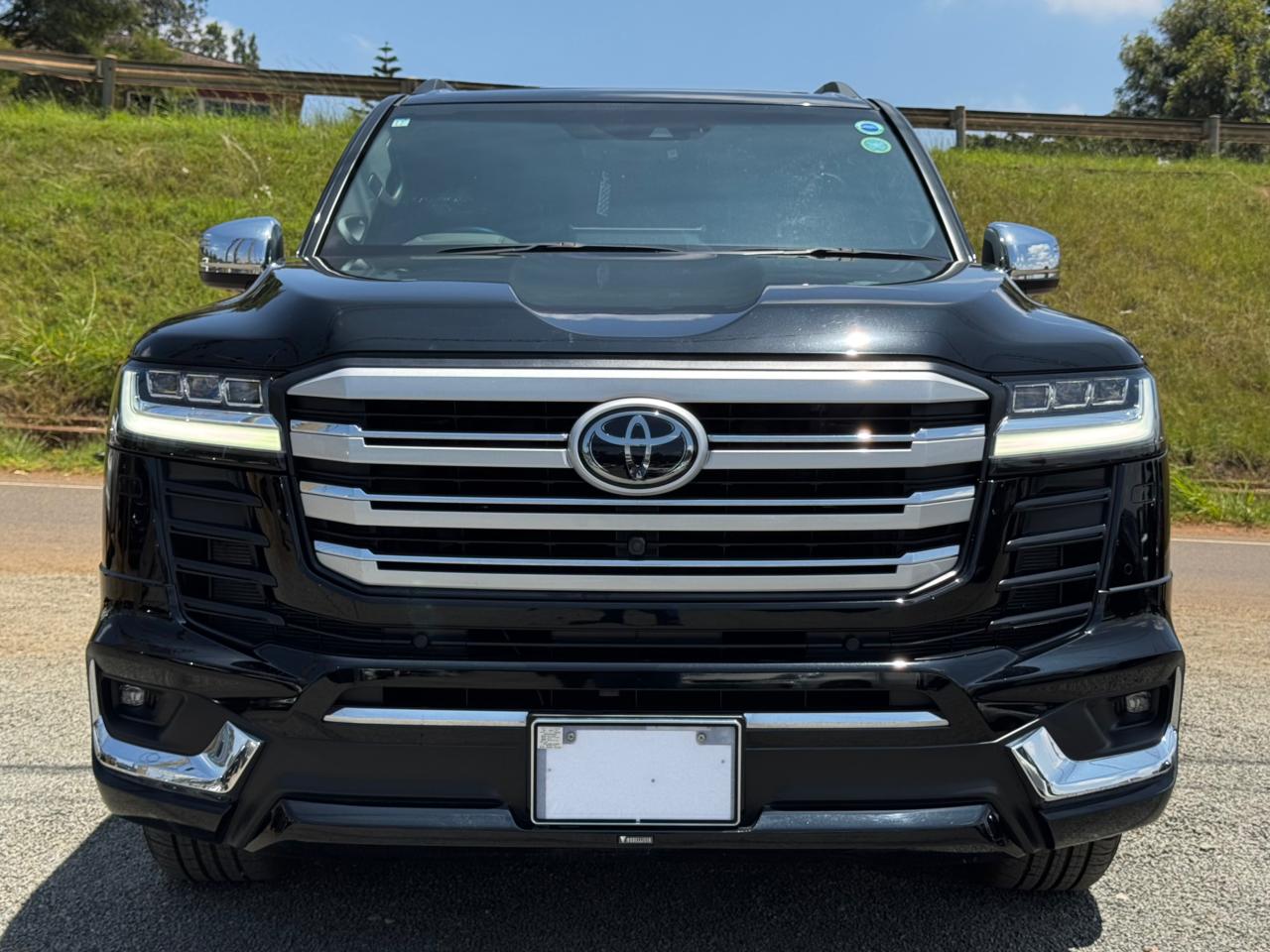 2023- Toyota LandCruiser LC300 TZG -Black