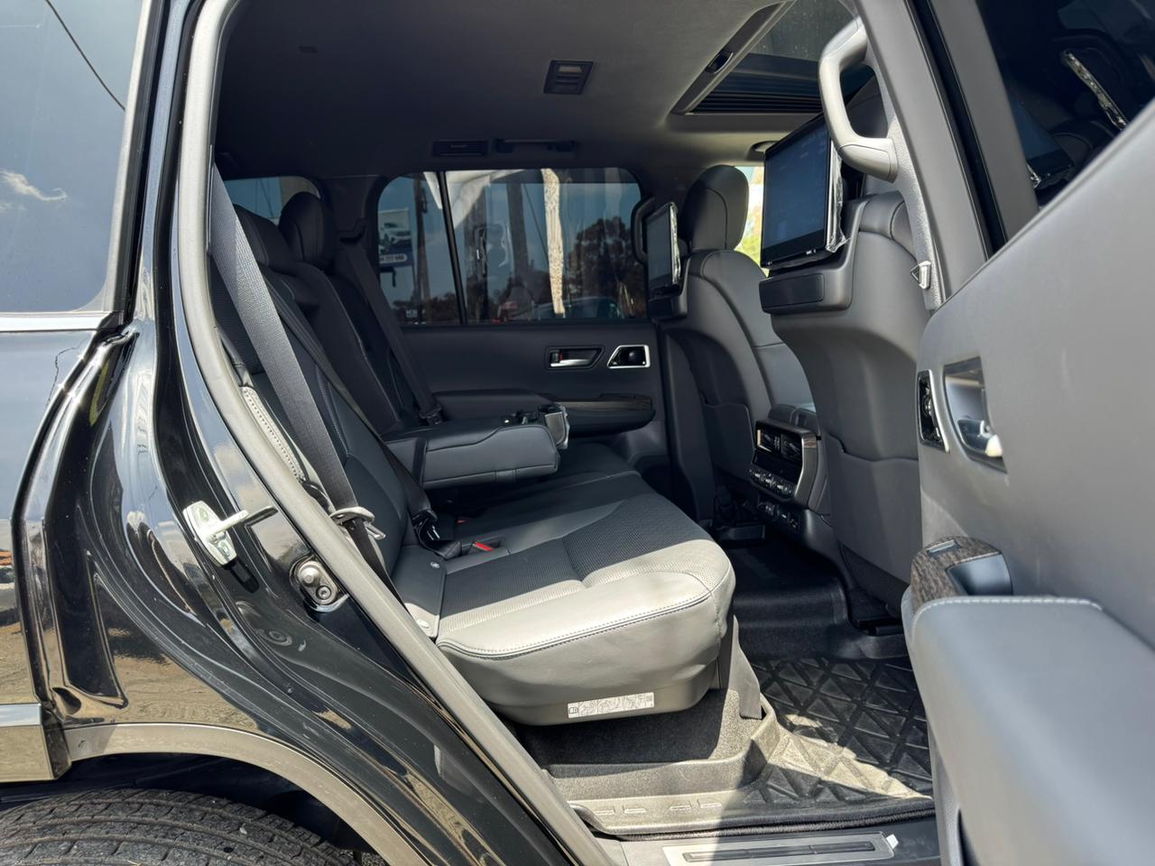 2023- Toyota LandCruiser LC300 TZG -Black