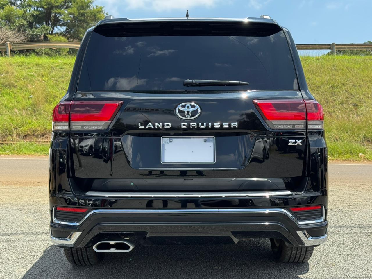 2023- Toyota LandCruiser LC300 TZG -Black