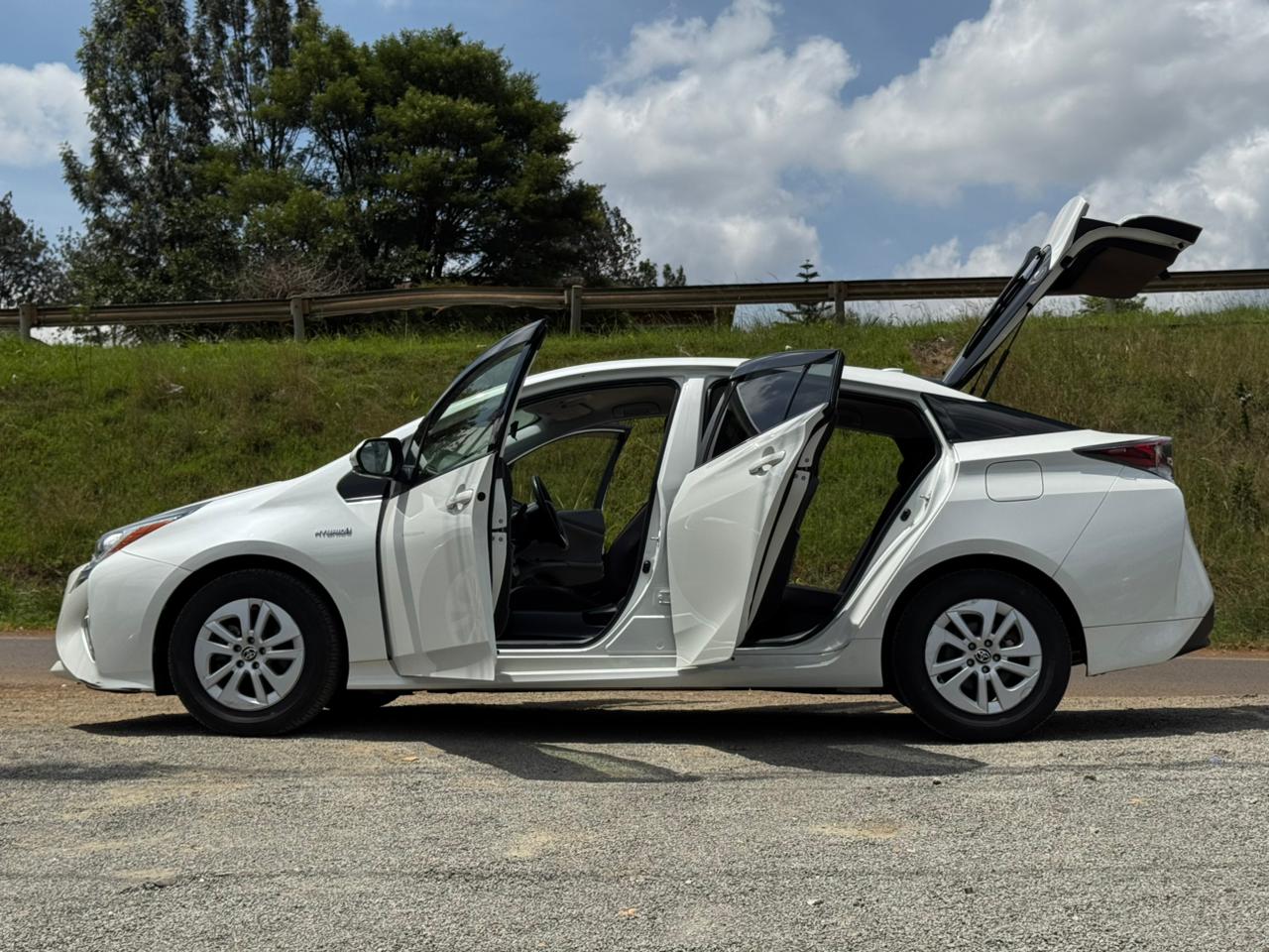 2017- Toyota Prius Hybrid -White