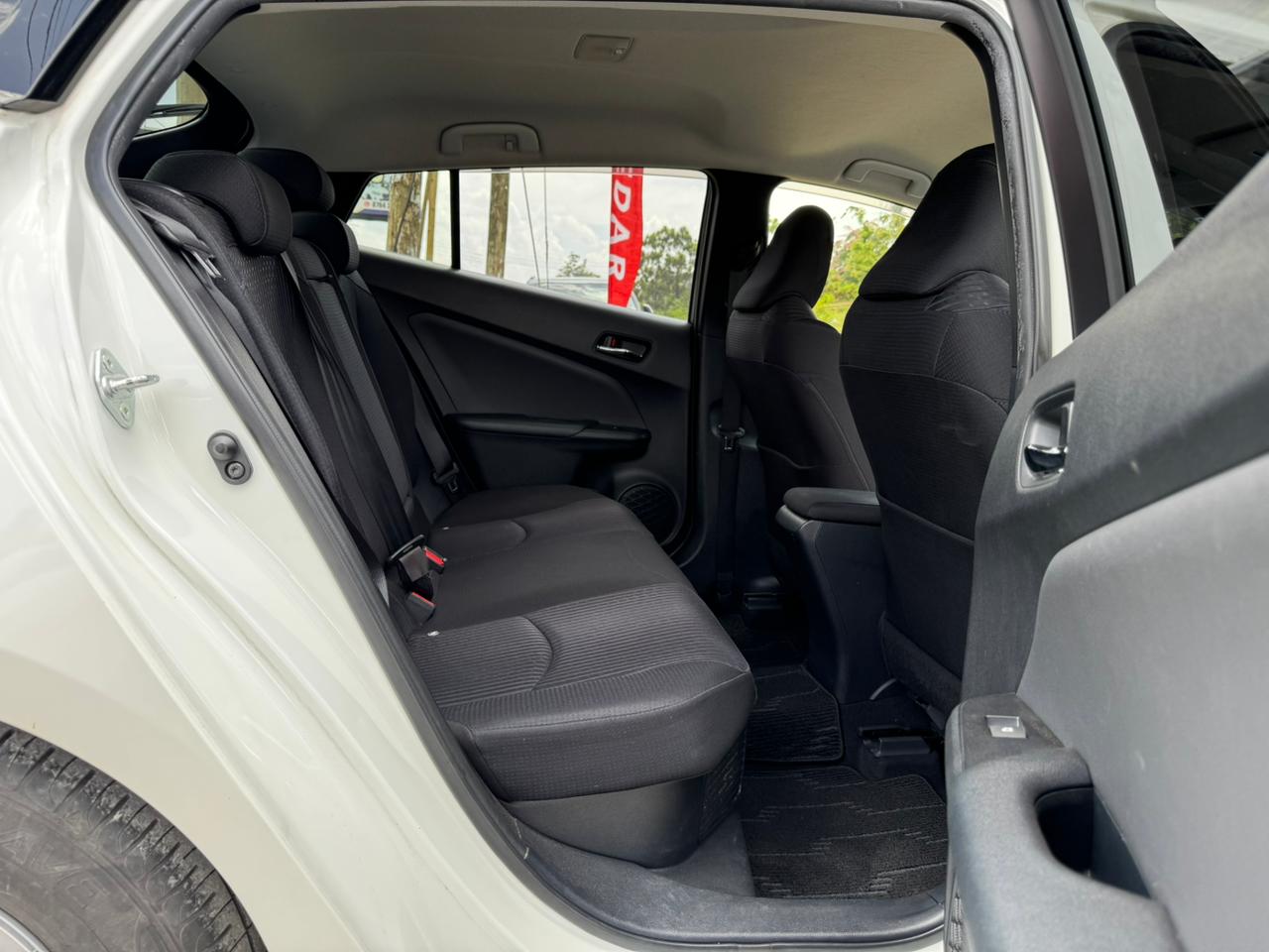 2017- Toyota Prius Hybrid -White