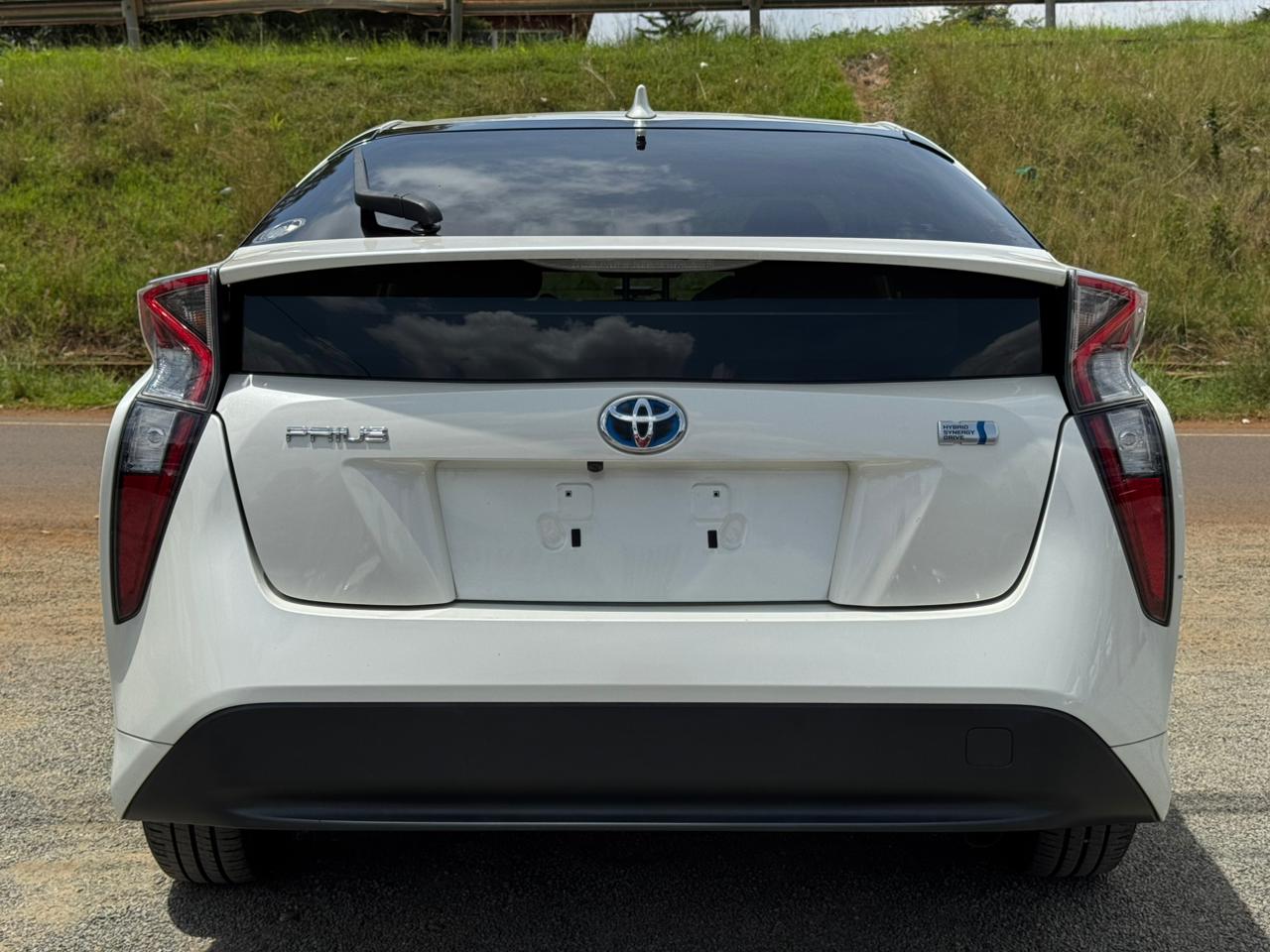 2017- Toyota Prius Hybrid -White