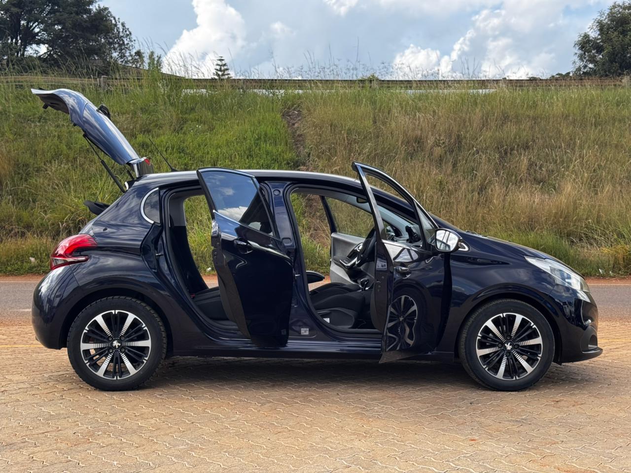 2020-Peugeot 208-Navy Blue