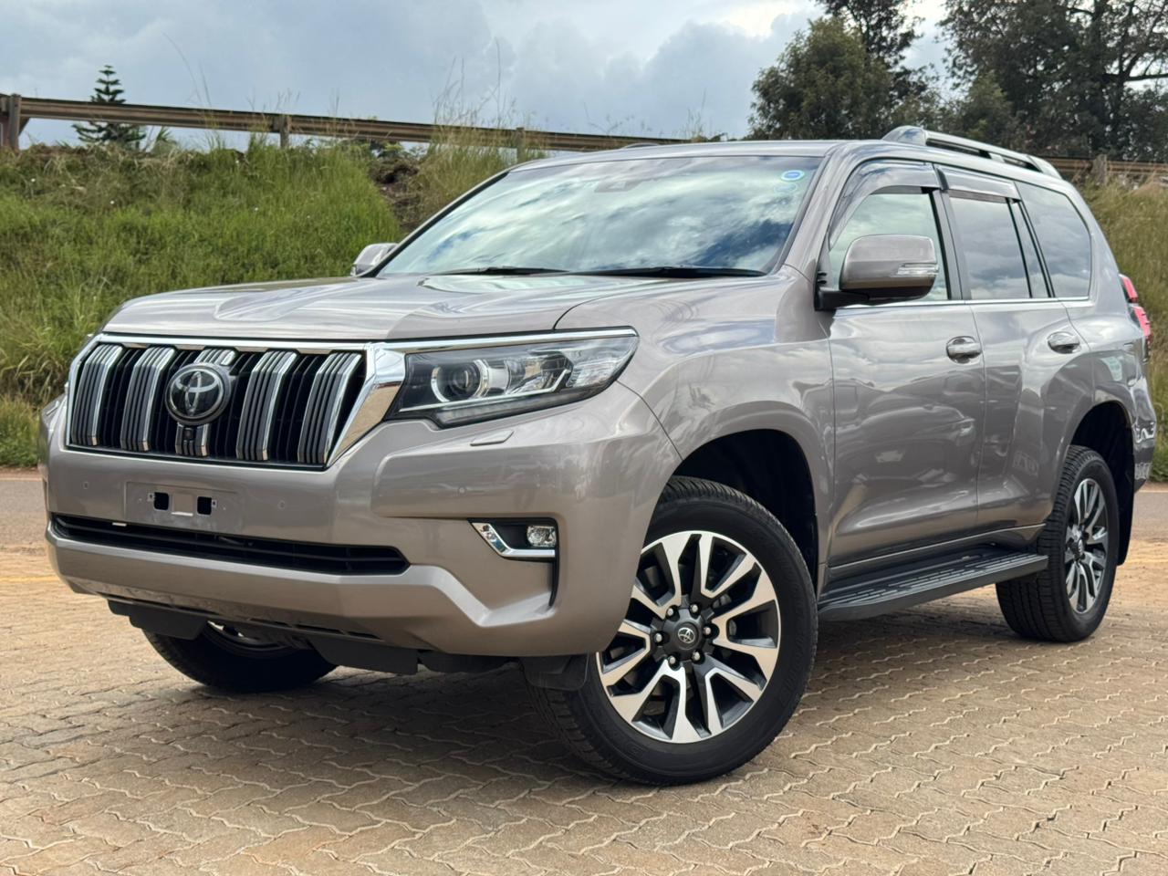 2023-Toyota Landcruser TXL-Bronze