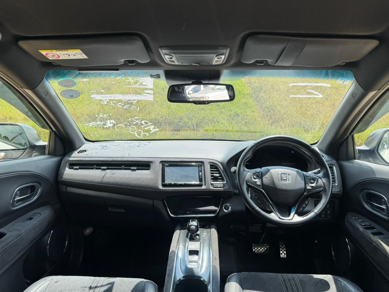 2018- Honda Vezel Hybrid RS- White