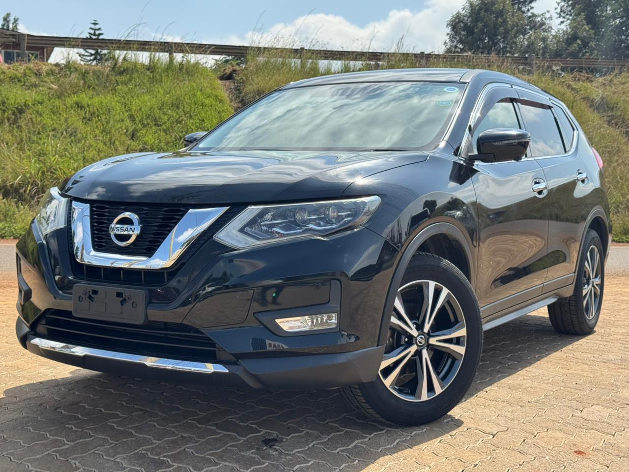2019- Nissan Xtrail-Black