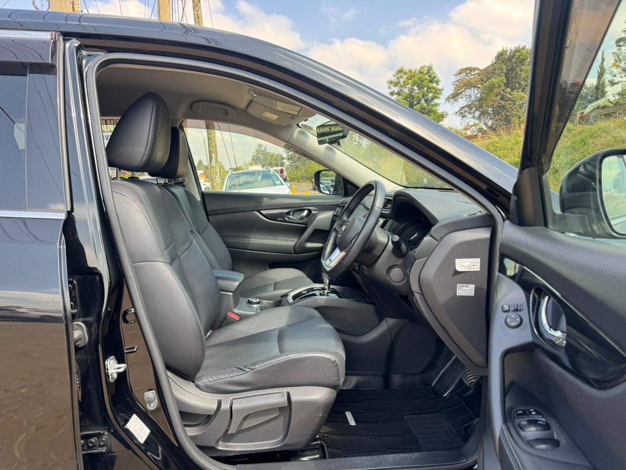 2019- Nissan Xtrail-Black